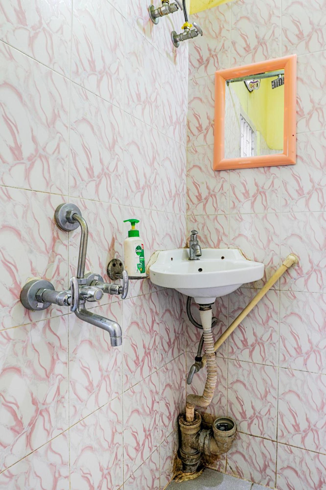 Green Vista Homestay Guwahati Ngoại thất bức ảnh